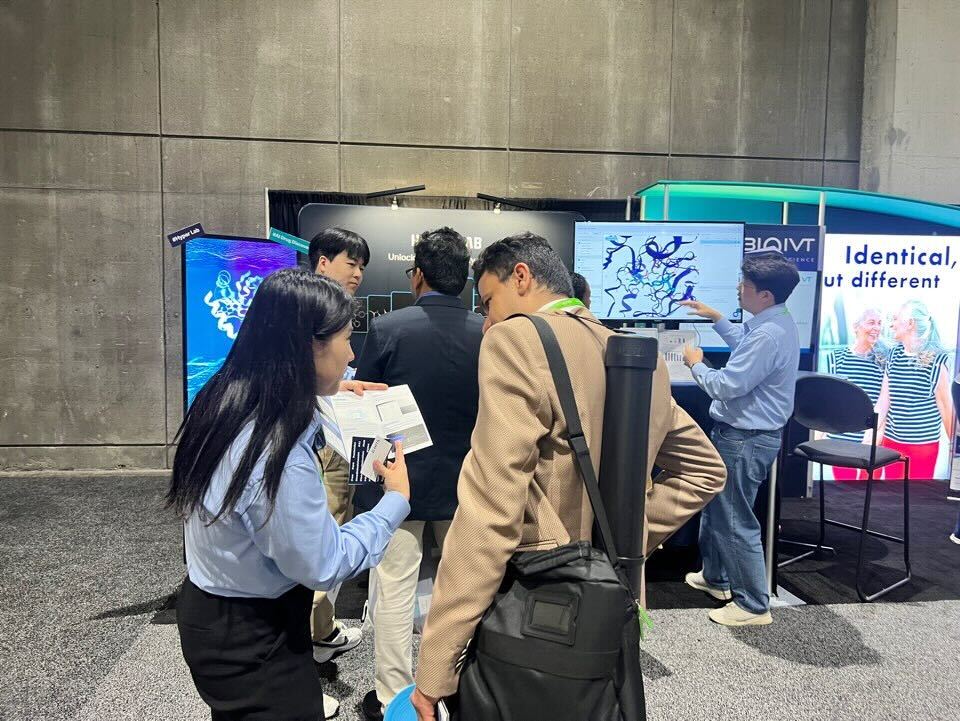 AACR 2024 하이퍼랩 부스 